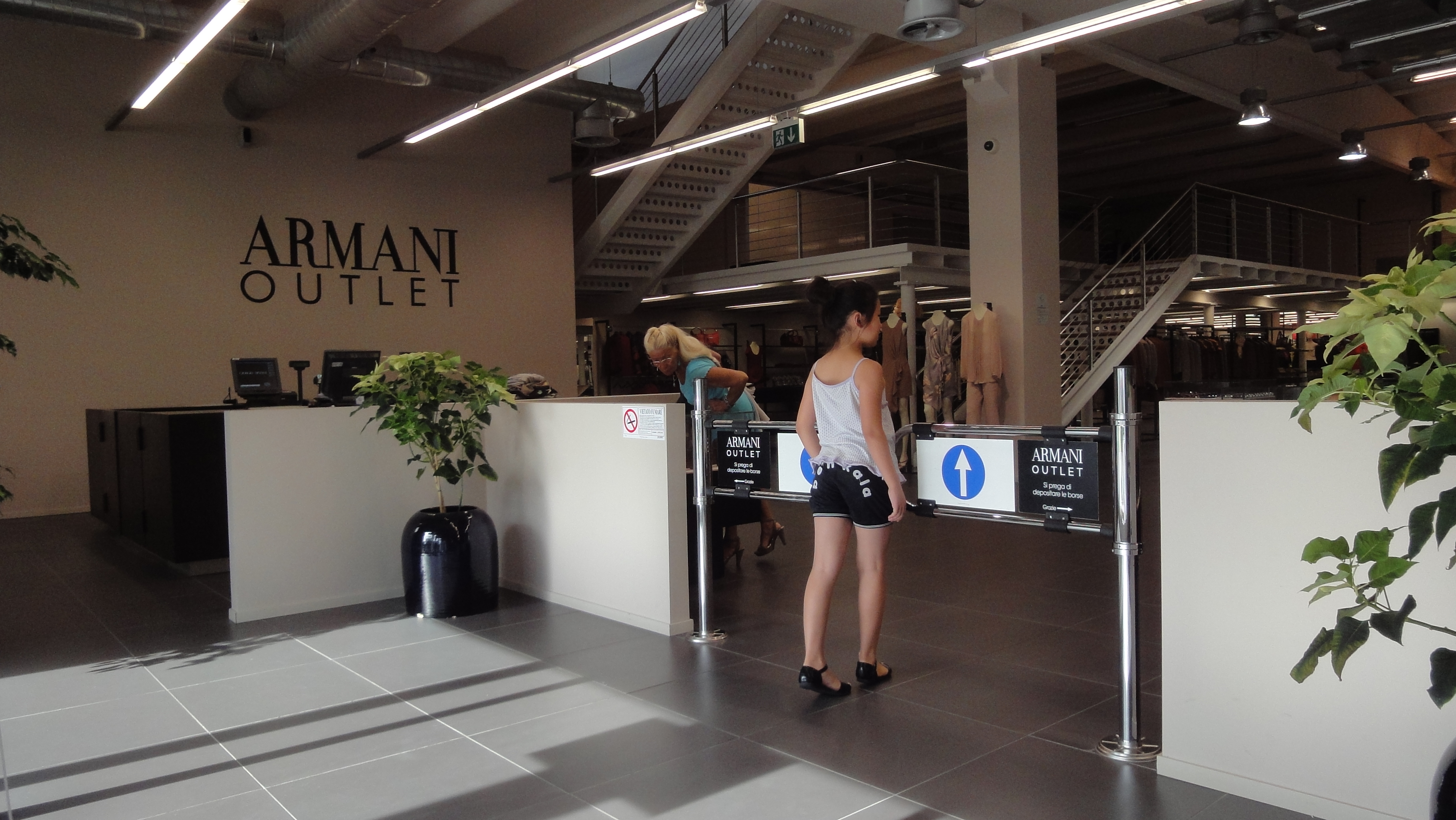 armani outlet prices